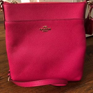 Fun and flirty COACH crossbody 🎀